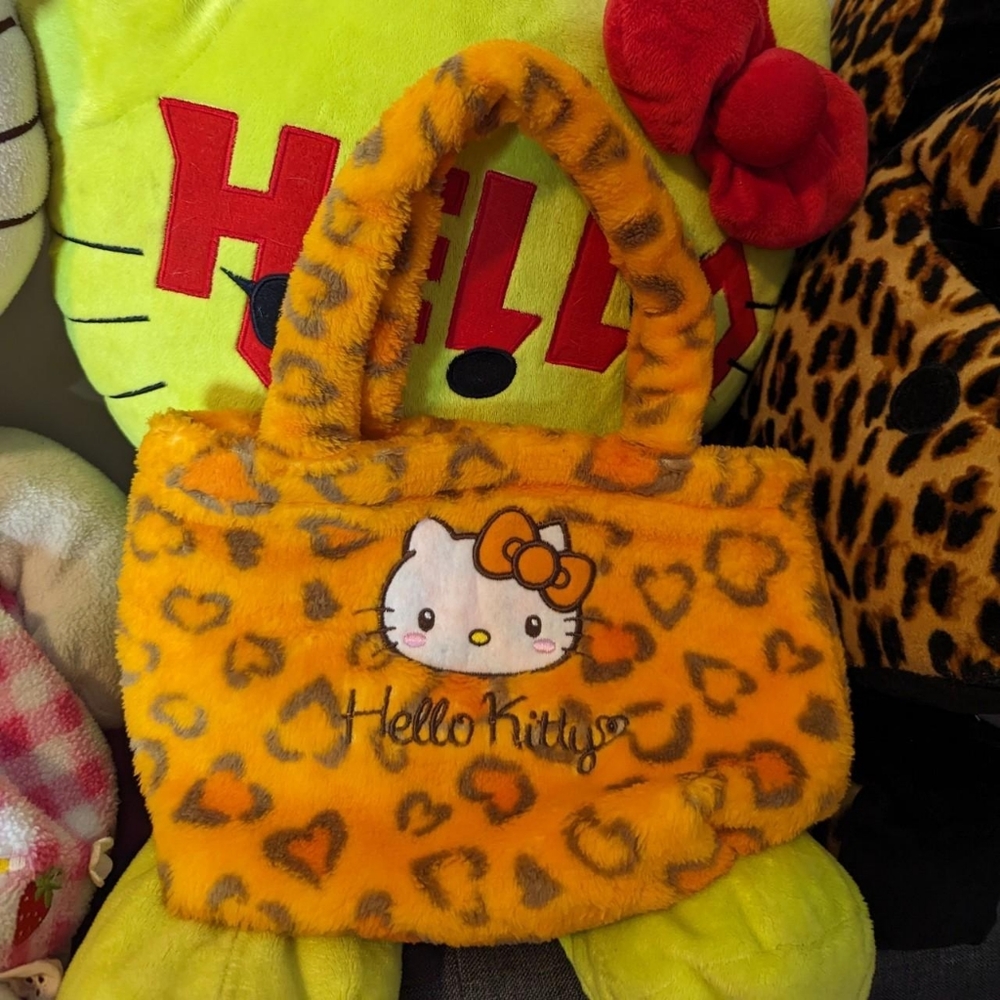 hello kitty leopard purse